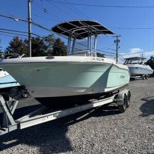 2017 Robalo 20' Center Console