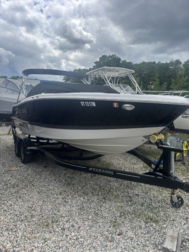 2017 Four Winns H230