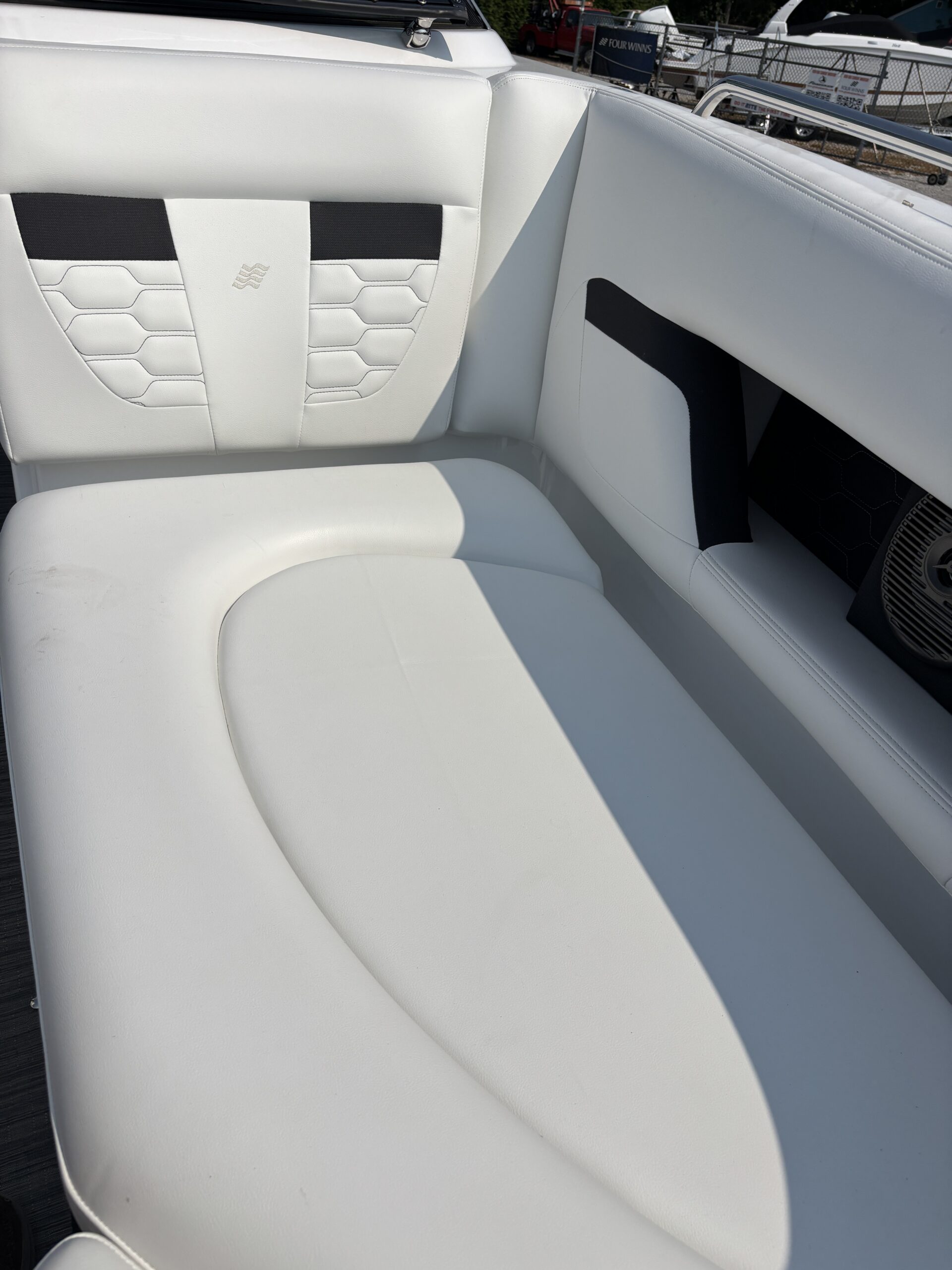 2026 Four Winns HD5 - Image 6